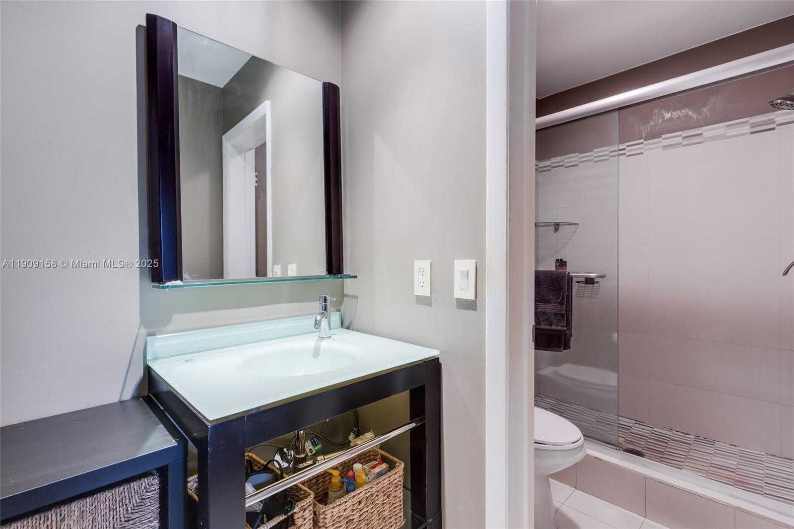 Small Image of 2880 SOUTH CARAMBOLA CIR S #2071, Coconut Creek Number 16