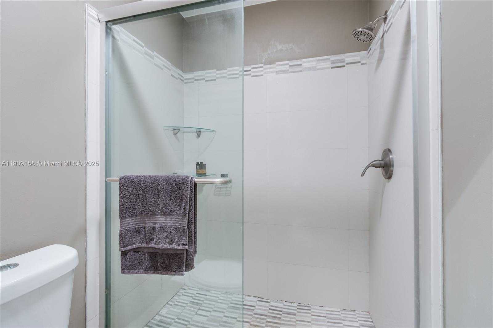 Small Image of 2880 SOUTH CARAMBOLA CIR S #2071, Coconut Creek Number 17