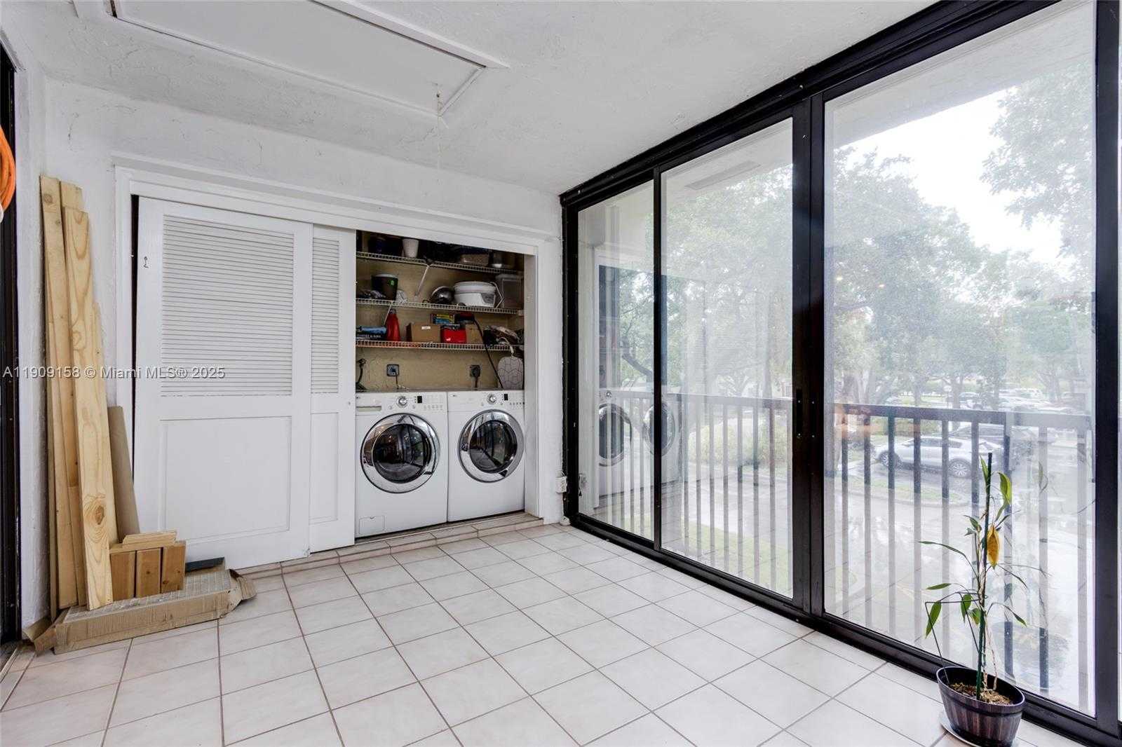 Small Image of 2880 SOUTH CARAMBOLA CIR S #2071, Coconut Creek Number 20