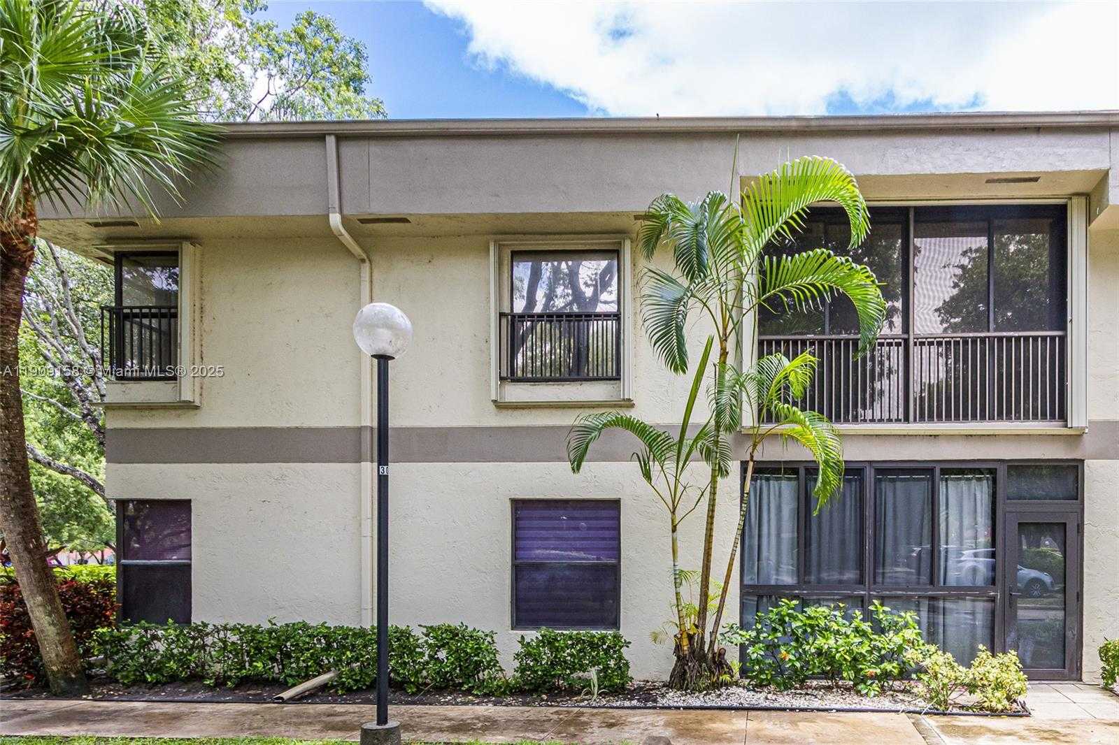Small Image of 2880 SOUTH CARAMBOLA CIR S #2071, Coconut Creek Number 23