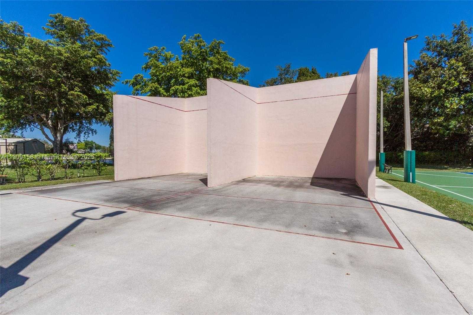 Small Image of 2880 SOUTH CARAMBOLA CIR S #2071, Coconut Creek Number 34