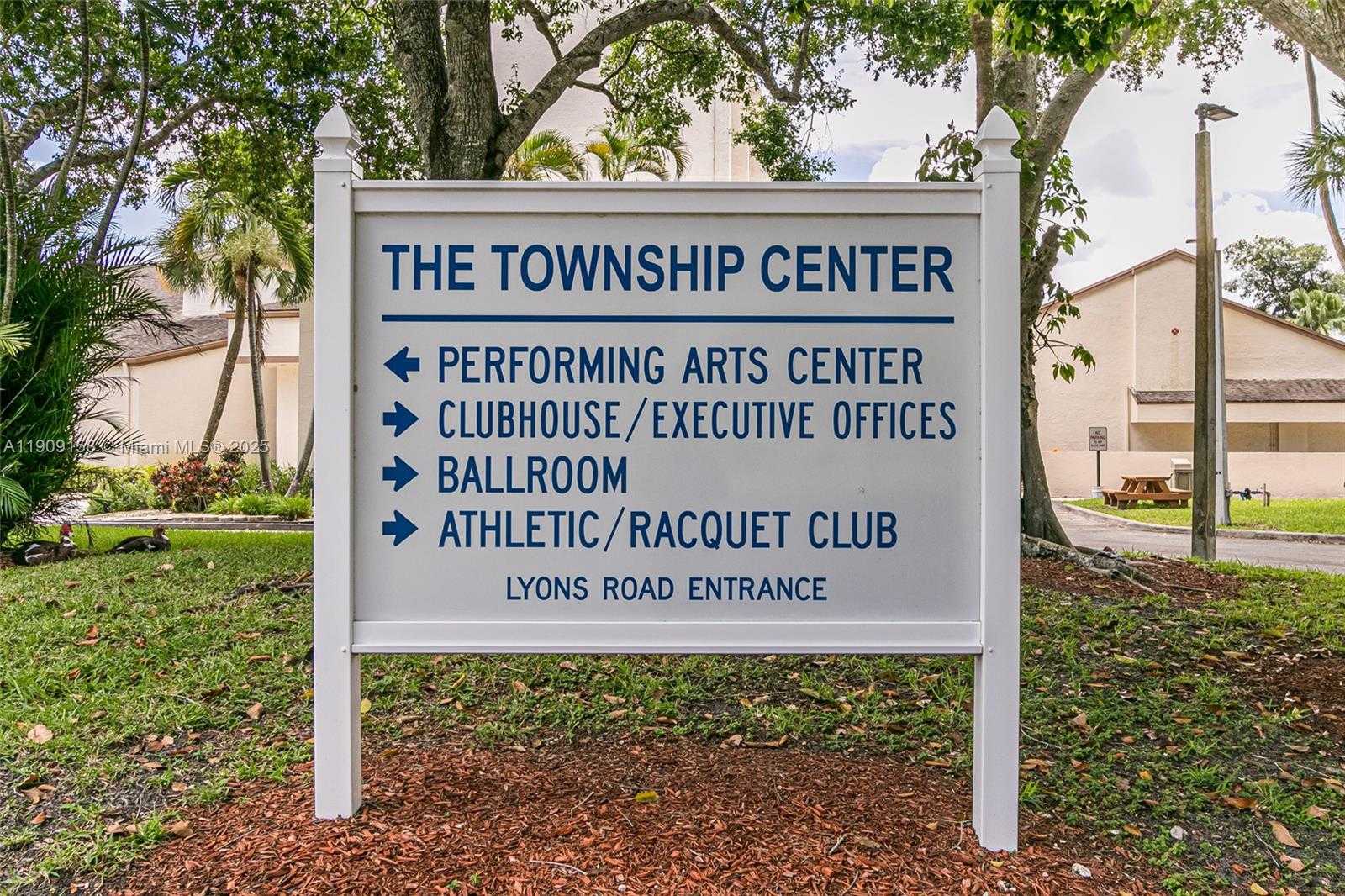 Small Image of 2880 SOUTH CARAMBOLA CIR S #2071, Coconut Creek Number 36