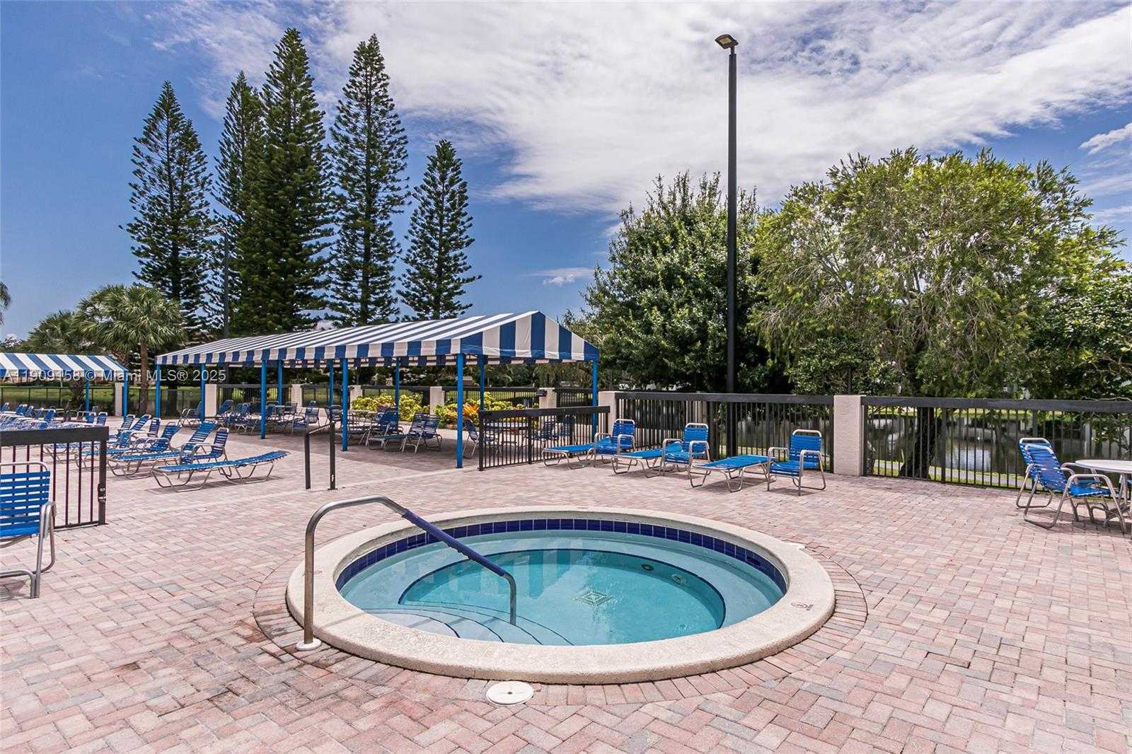 Small Image of 2880 SOUTH CARAMBOLA CIR S #2071, Coconut Creek Number 38