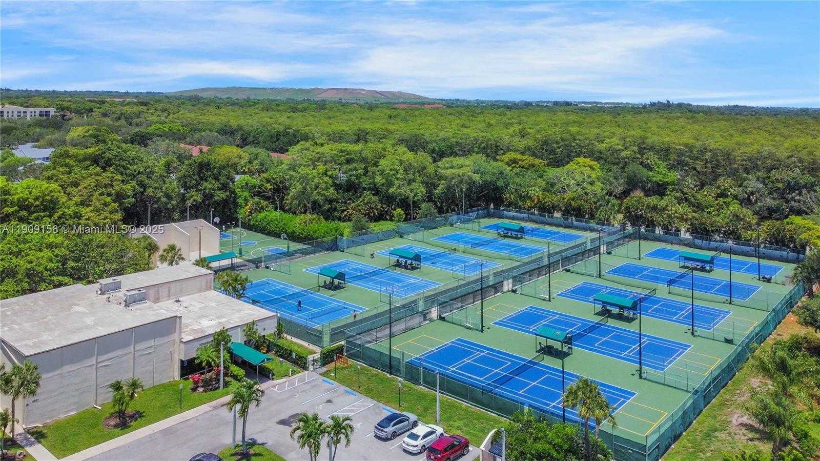 Small Image of 2880 SOUTH CARAMBOLA CIR S #2071, Coconut Creek Number 42