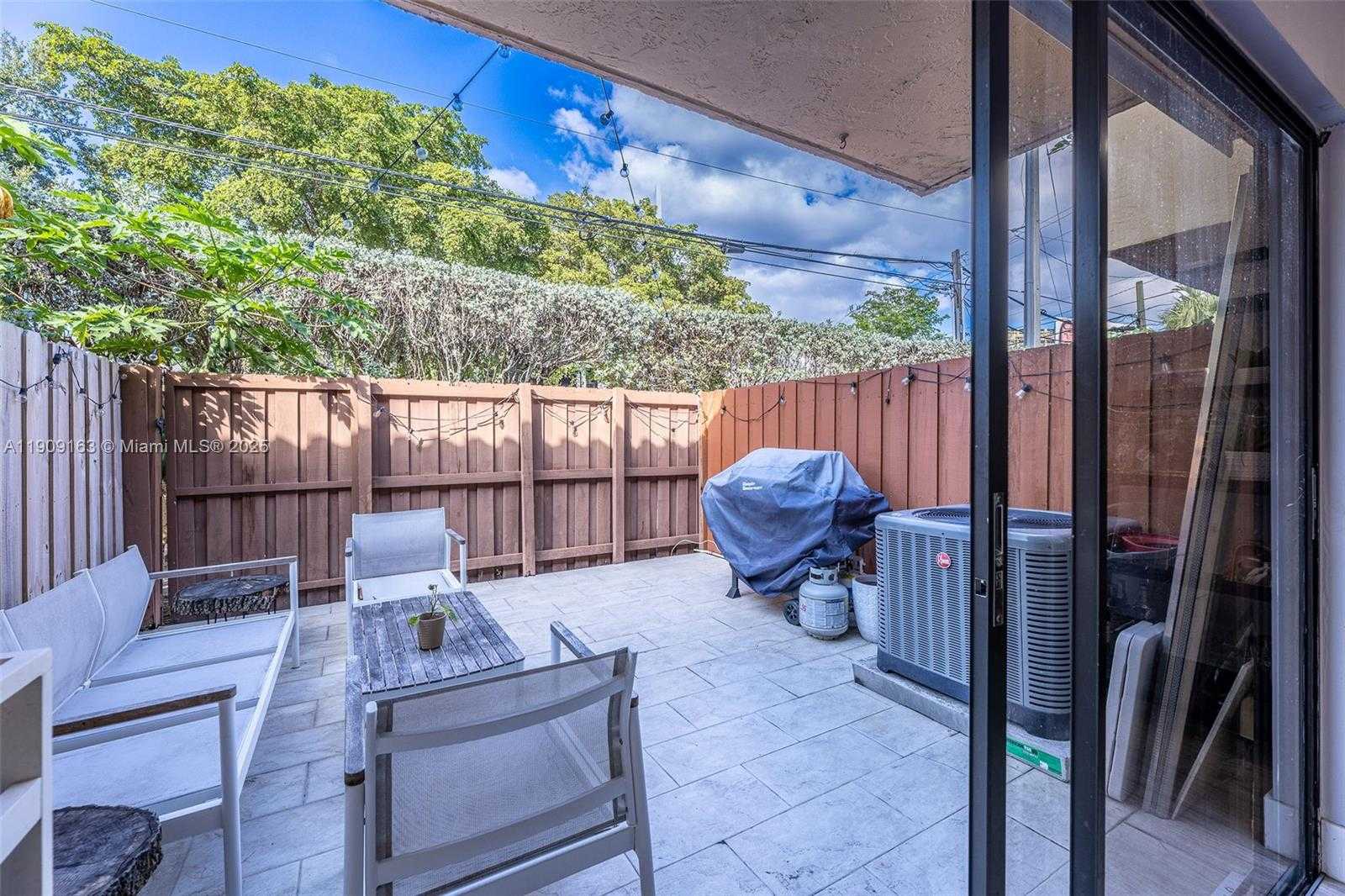 Small Image of 10037 SOUTH WEST 77TH CT, Miami Number 18