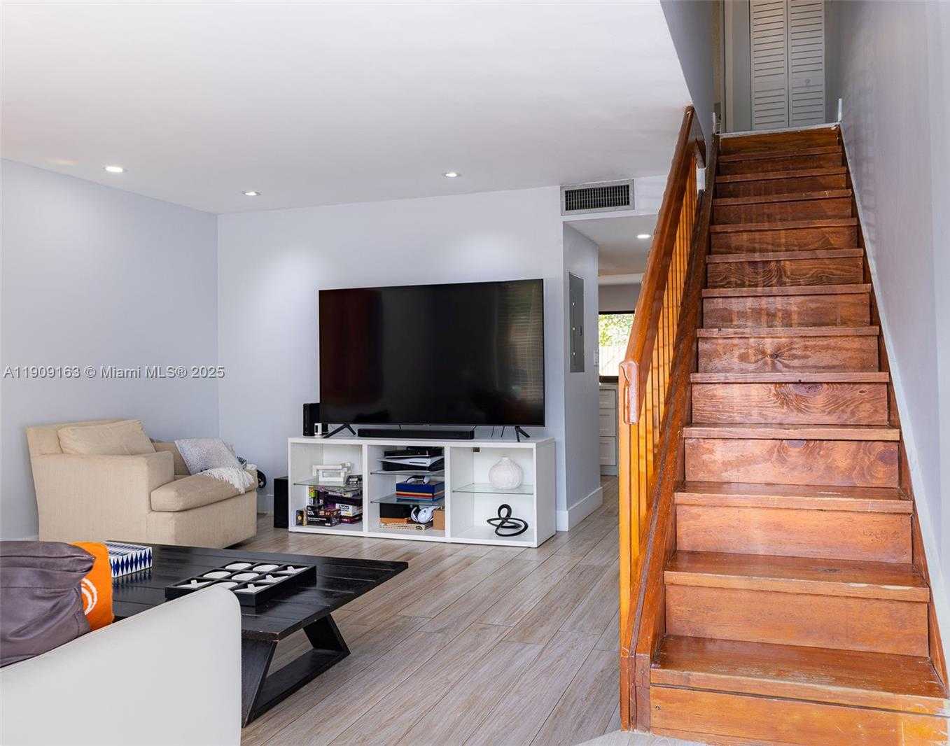 Small Image of 10037 SOUTH WEST 77TH CT, Miami Number 22