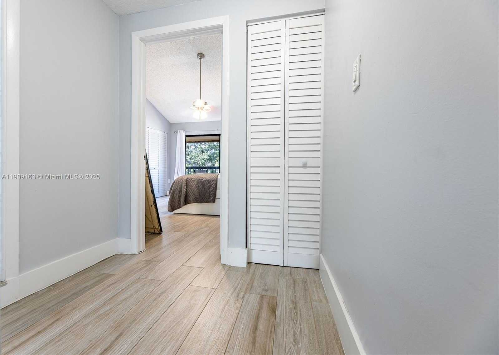 Small Image of 10037 SOUTH WEST 77TH CT, Miami Number 23