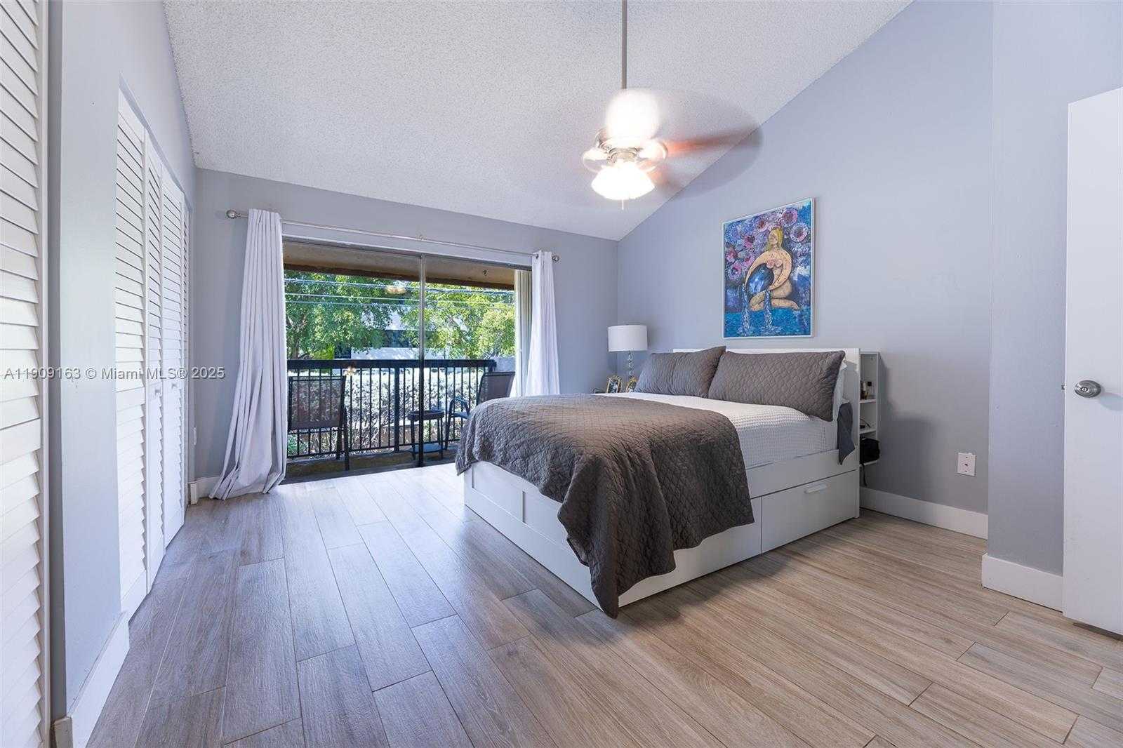 Small Image of 10037 SOUTH WEST 77TH CT, Miami Number 27