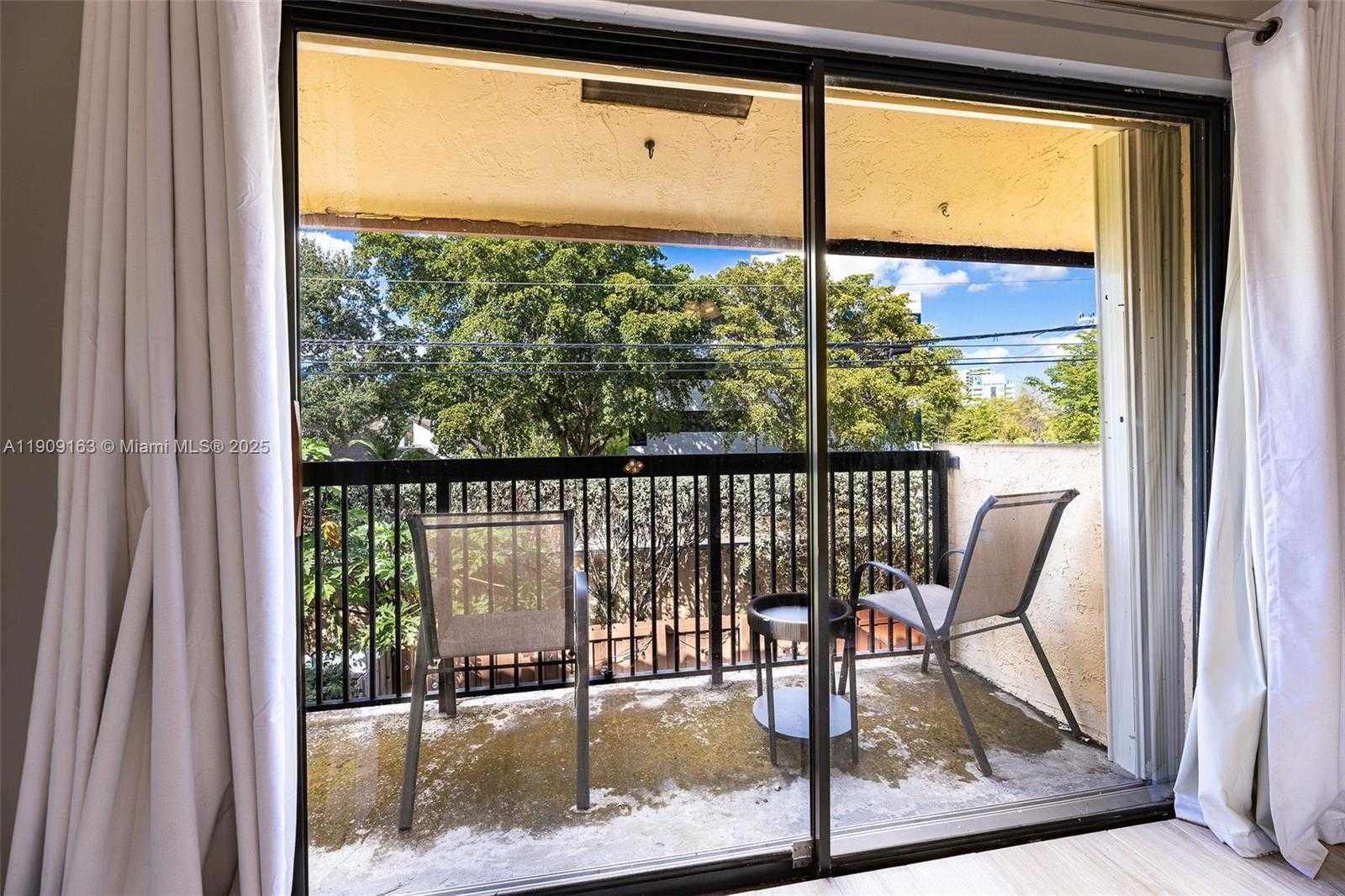 Small Image of 10037 SOUTH WEST 77TH CT, Miami Number 28