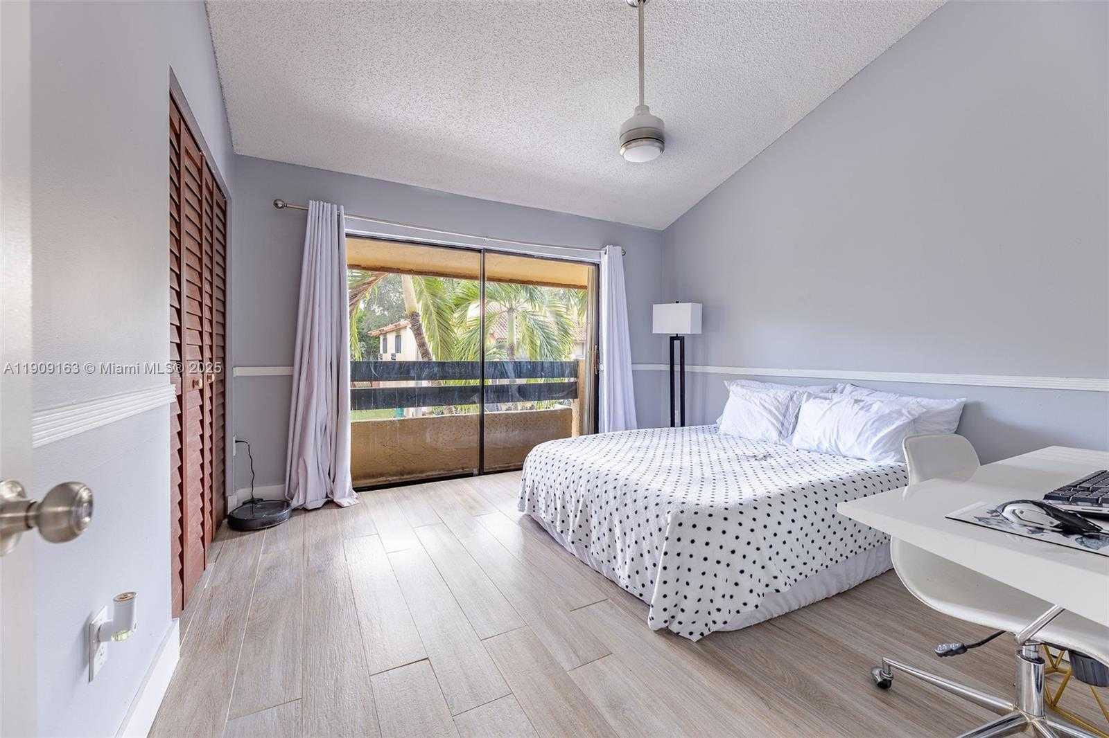 Small Image of 10037 SOUTH WEST 77TH CT, Miami Number 34