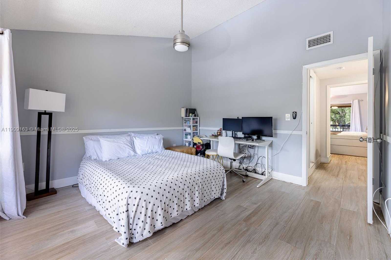 Small Image of 10037 SOUTH WEST 77TH CT, Miami Number 35