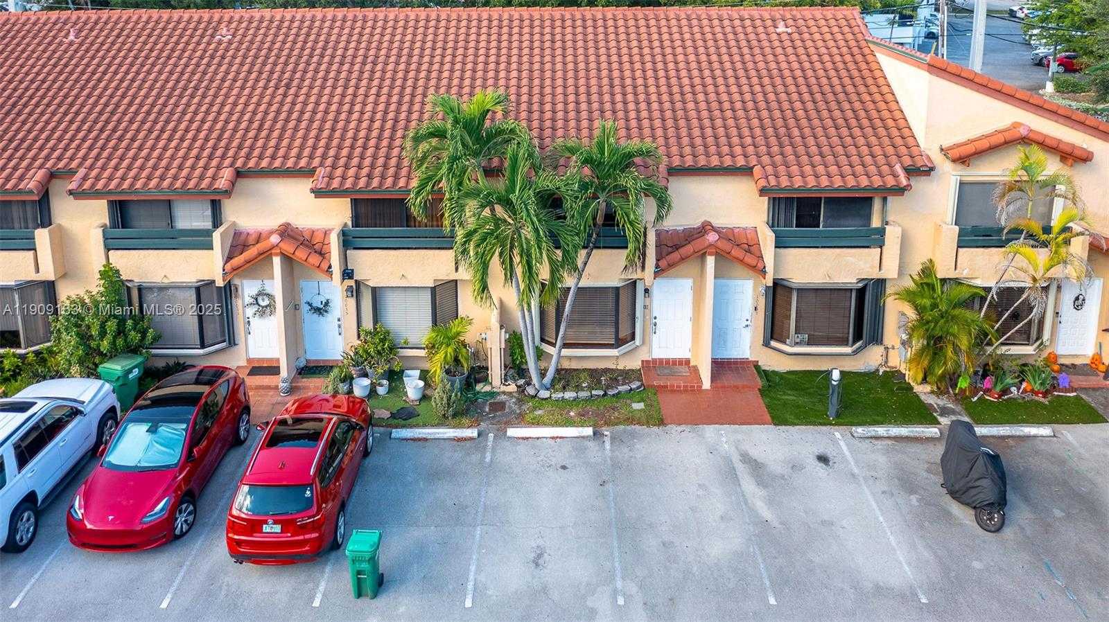 Small Image of 10037 SOUTH WEST 77TH CT, Miami Number 41