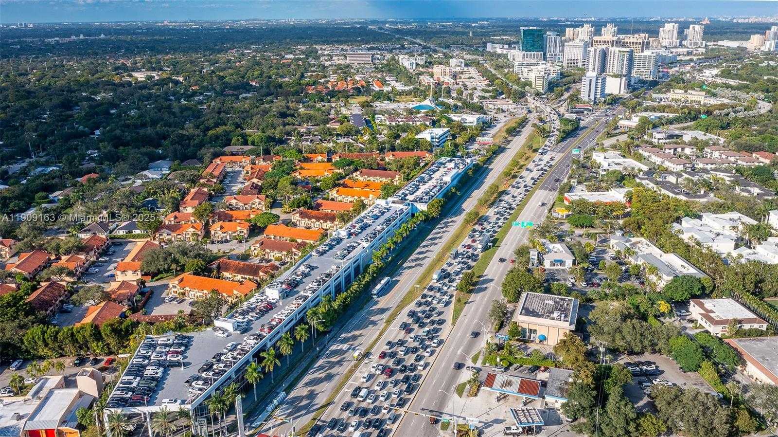 Small Image of 10037 SOUTH WEST 77TH CT, Miami Number 48