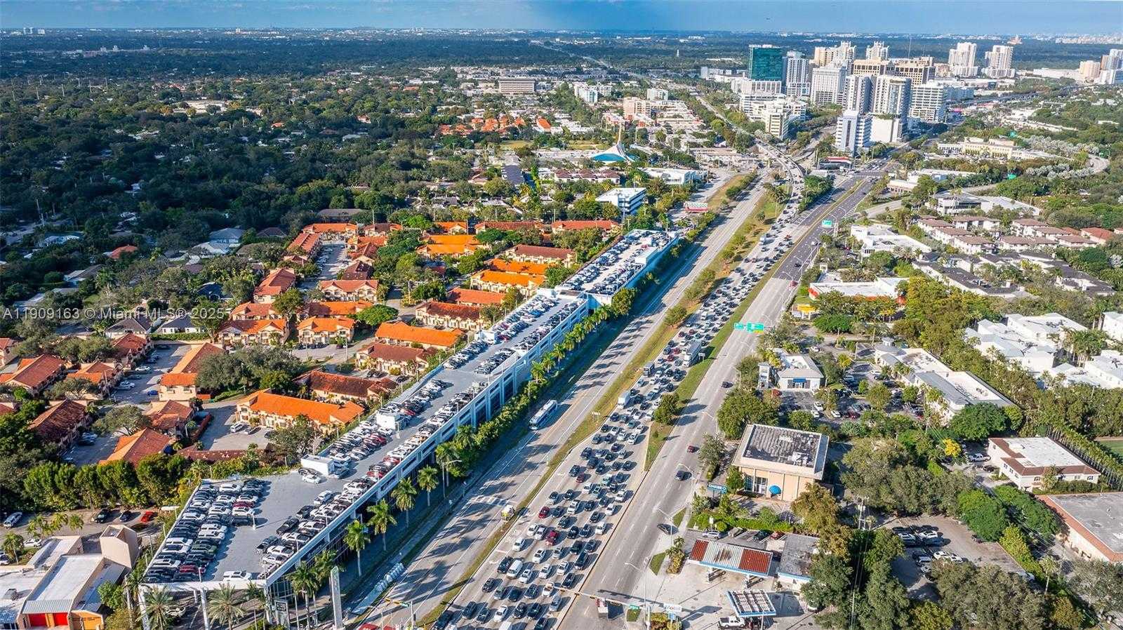 Small Image of 10037 SOUTH WEST 77TH CT, Miami Number 49