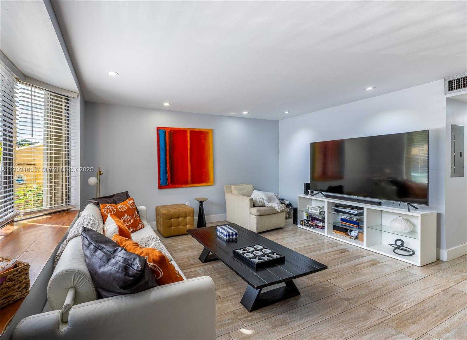 Small Image of 10037 SOUTH WEST 77TH CT, Miami Number 5