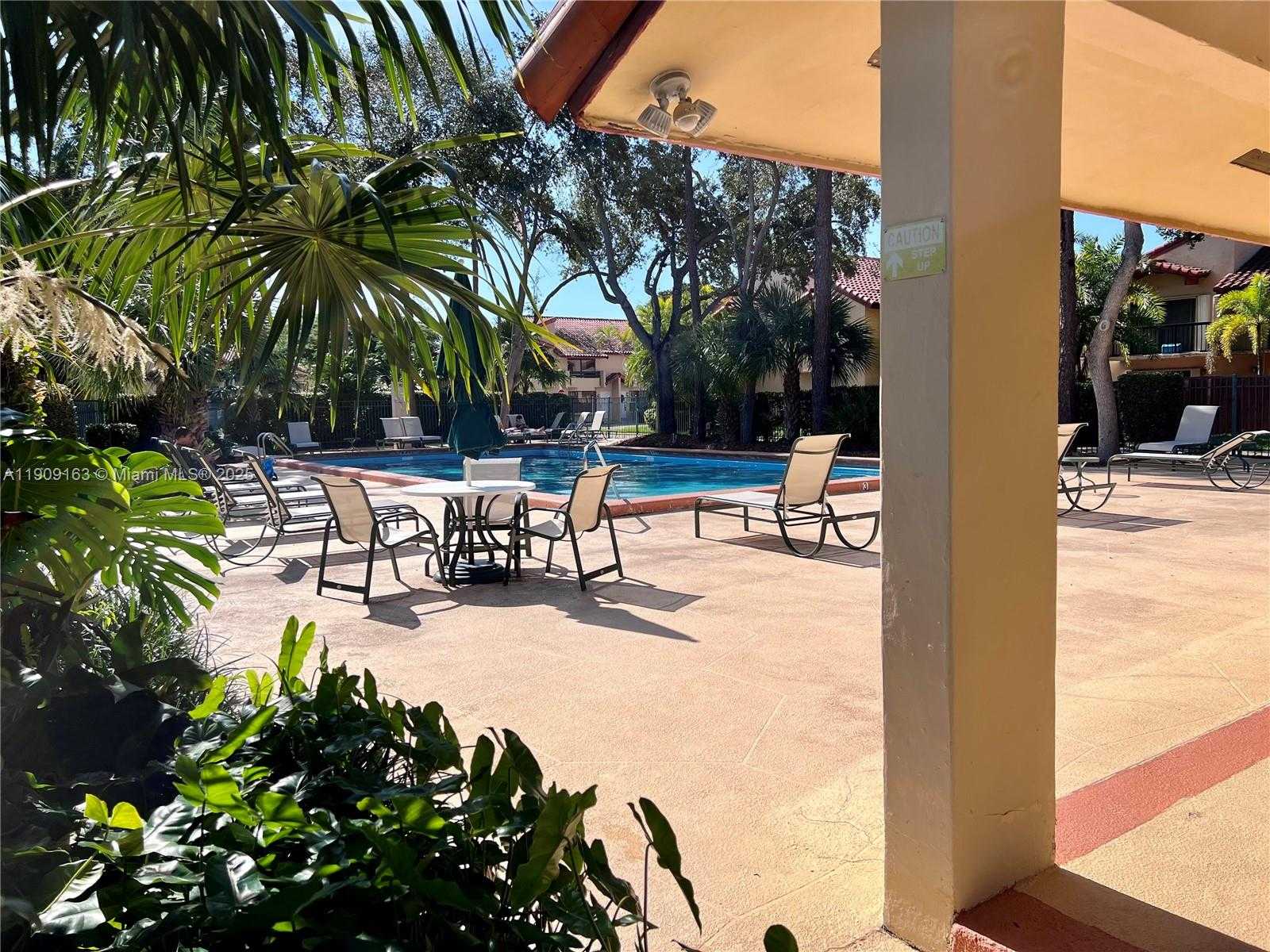 Small Image of 10037 SOUTH WEST 77TH CT, Miami Number 61