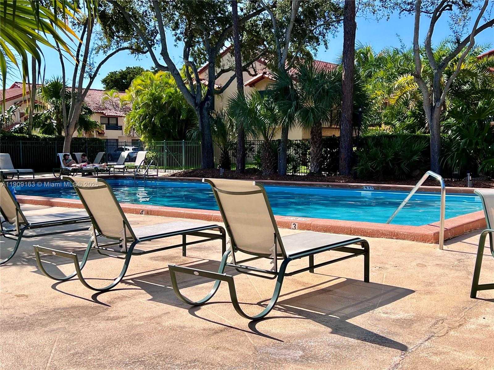 Small Image of 10037 SOUTH WEST 77TH CT, Miami Number 63