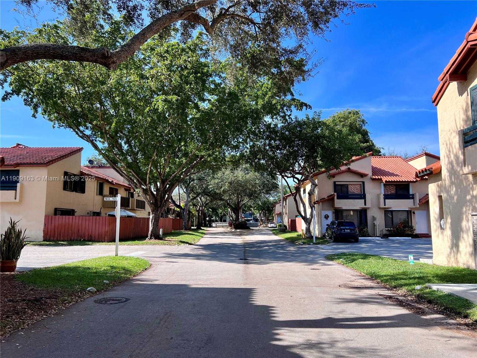 Small Image of 10037 SOUTH WEST 77TH CT, Miami Number 67