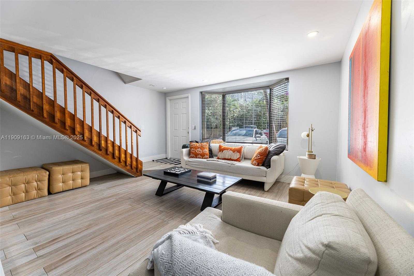 Small Image of 10037 SOUTH WEST 77TH CT, Miami Number 7