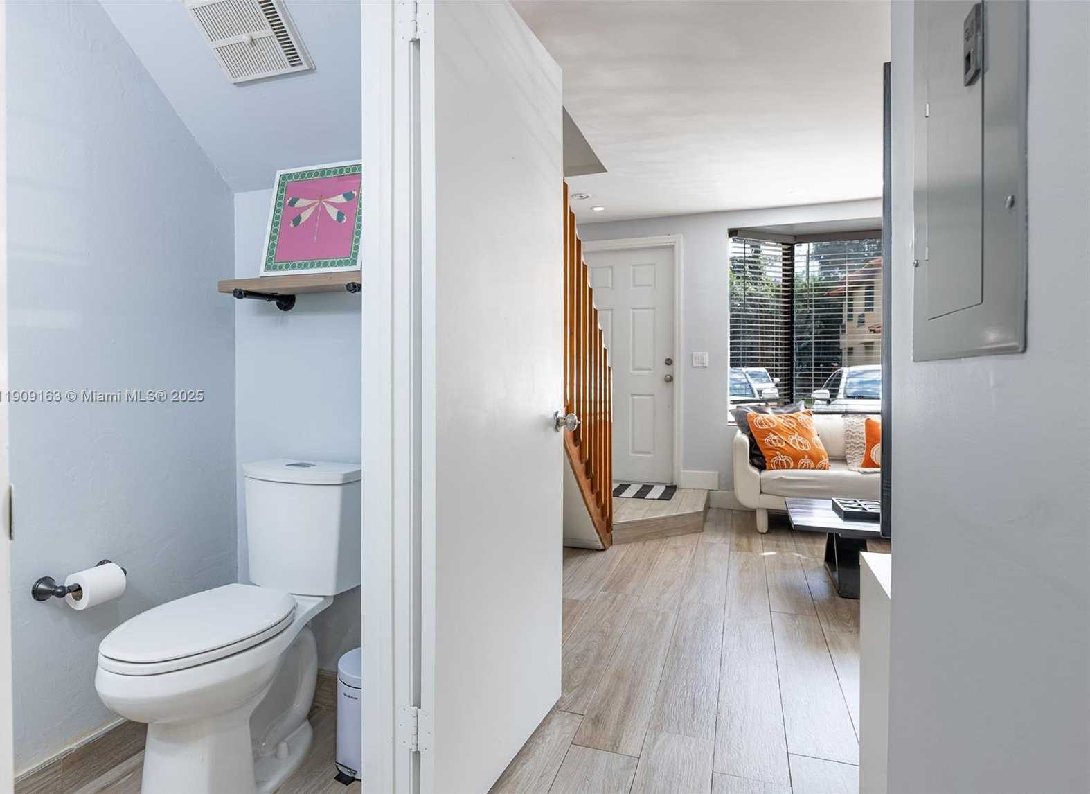 Small Image of 10037 SOUTH WEST 77TH CT, Miami Number 9