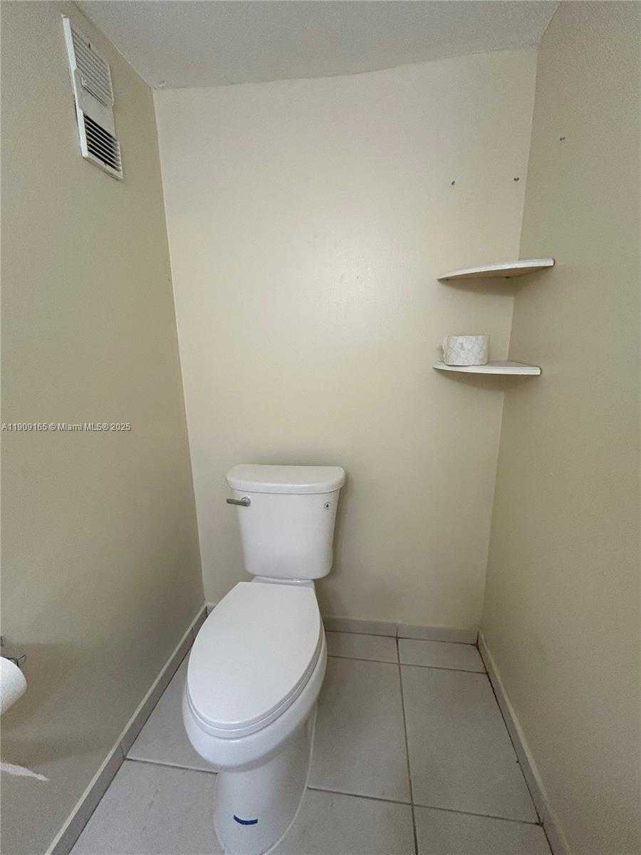 Small Image of 14850 NARANJA LAKES BLVD #B1G, Homestead Number 11