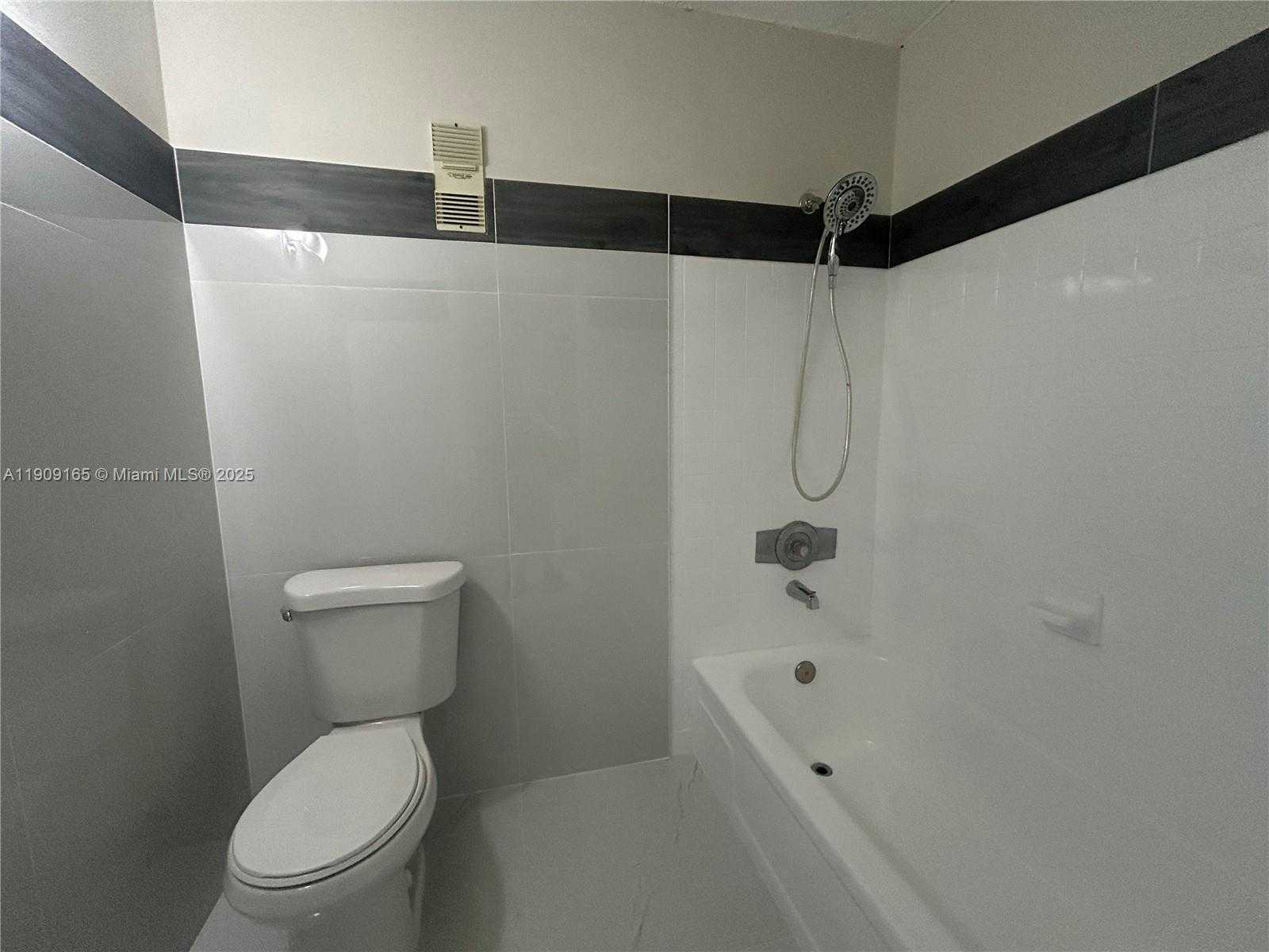 Small Image of 14850 NARANJA LAKES BLVD #B1G, Homestead Number 6