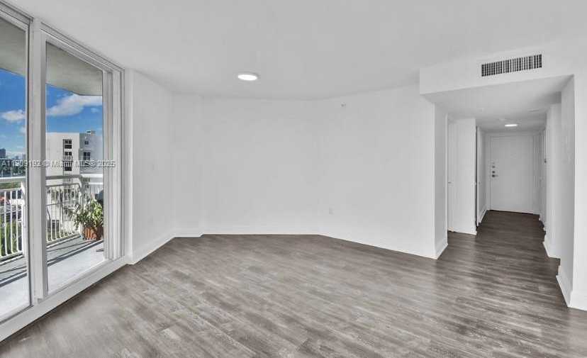 Small Image of 1688 WEST AVE #602, Miami Beach Number 10