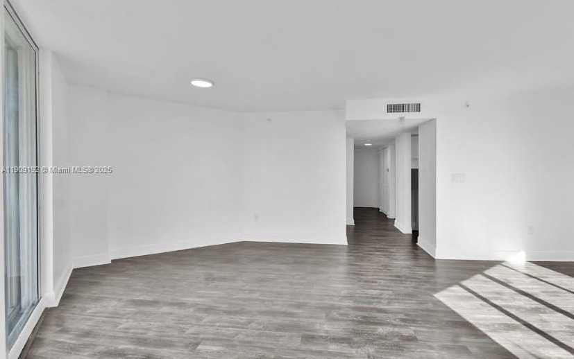 Small Image of 1688 WEST AVE #602, Miami Beach Number 11