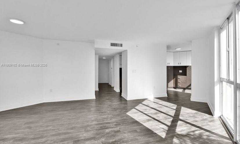 Small Image of 1688 WEST AVE #602, Miami Beach Number 12
