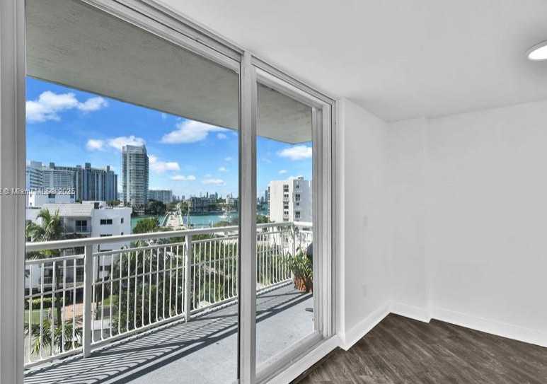 Small Image of 1688 WEST AVE #602, Miami Beach Number 13