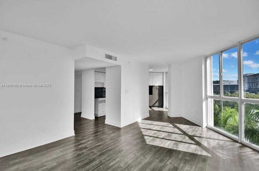 Small Image of 1688 WEST AVE #602, Miami Beach Number 14