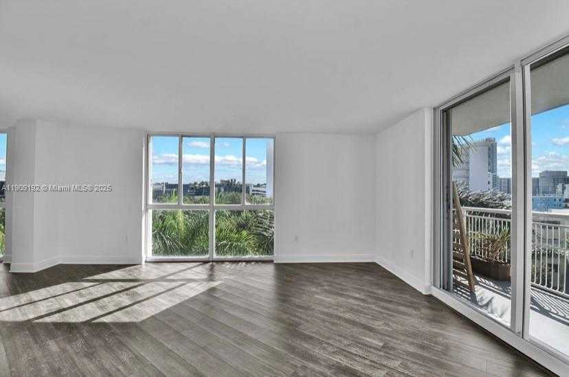 Small Image of 1688 WEST AVE #602, Miami Beach Number 16