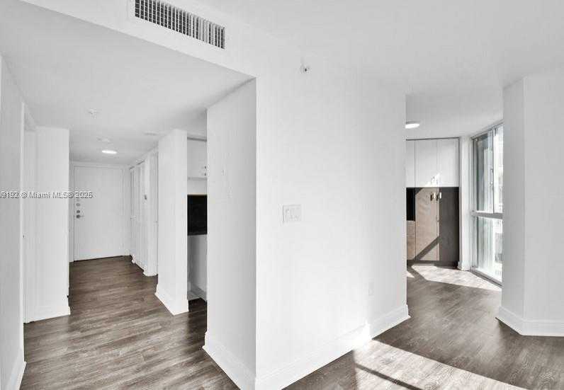 Small Image of 1688 WEST AVE #602, Miami Beach Number 17