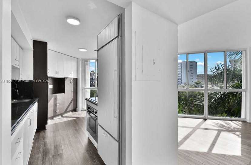 Small Image of 1688 WEST AVE #602, Miami Beach Number 25