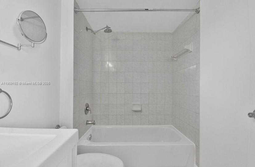 Small Image of 1688 WEST AVE #602, Miami Beach Number 31