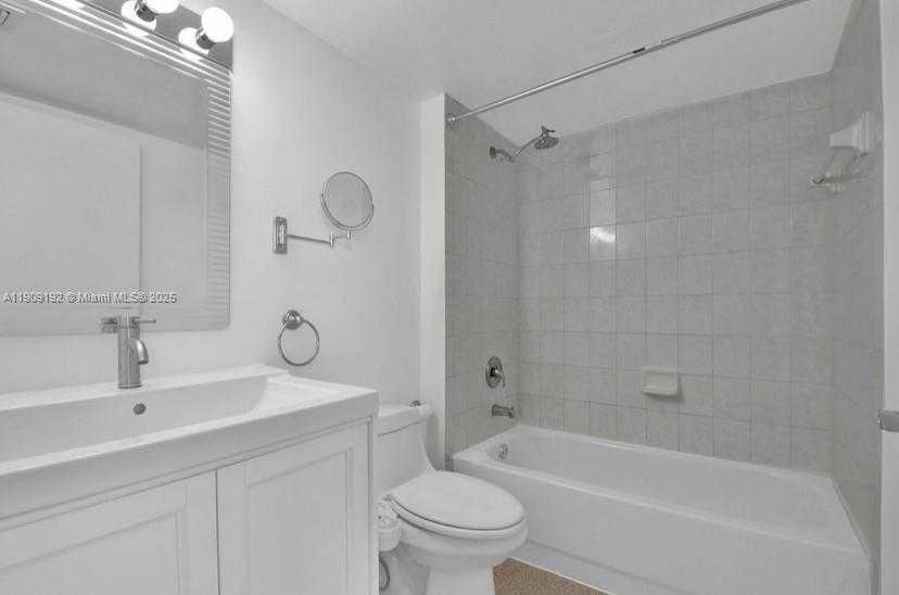 Small Image of 1688 WEST AVE #602, Miami Beach Number 32