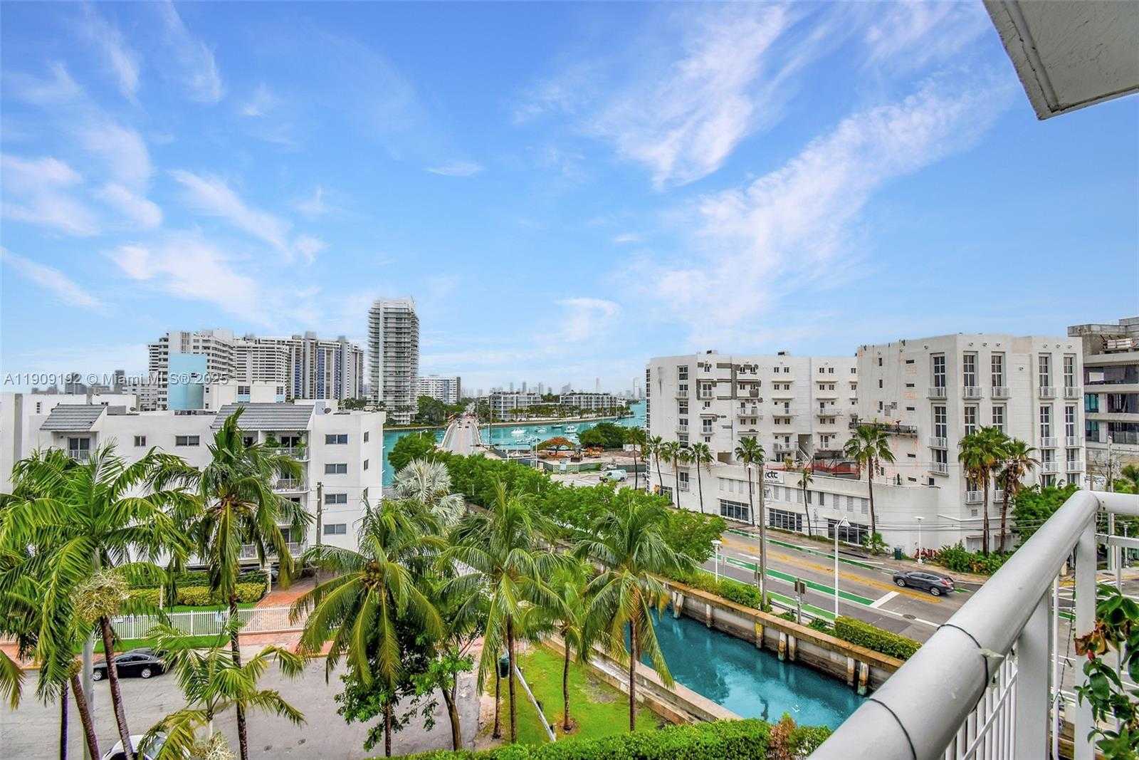 Small Image of 1688 WEST AVE #602, Miami Beach Number 4