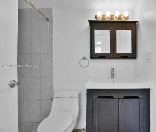 Small Image of 1688 WEST AVE #602, Miami Beach Number 51