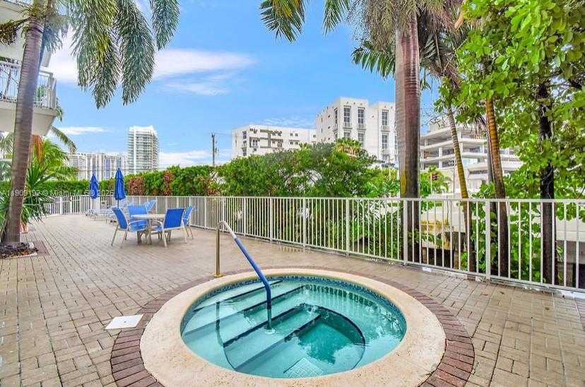 Small Image of 1688 WEST AVE #602, Miami Beach Number 59