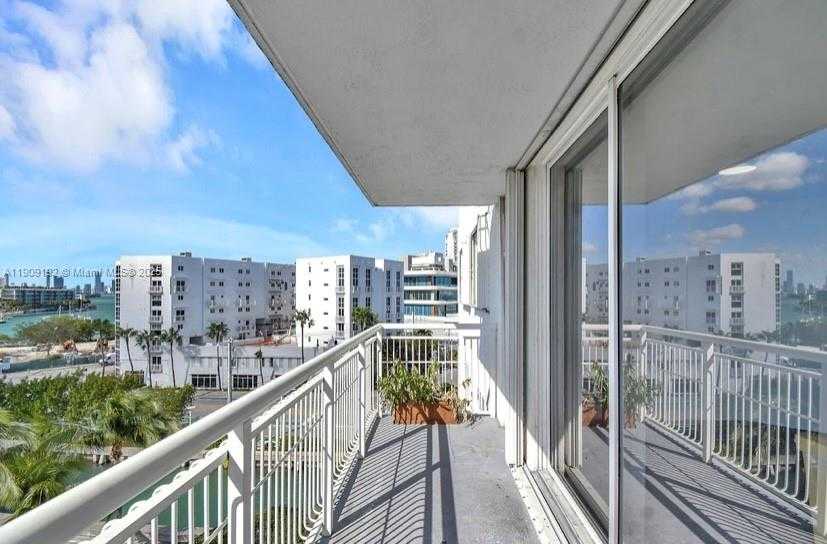 Small Image of 1688 WEST AVE #602, Miami Beach Number 6