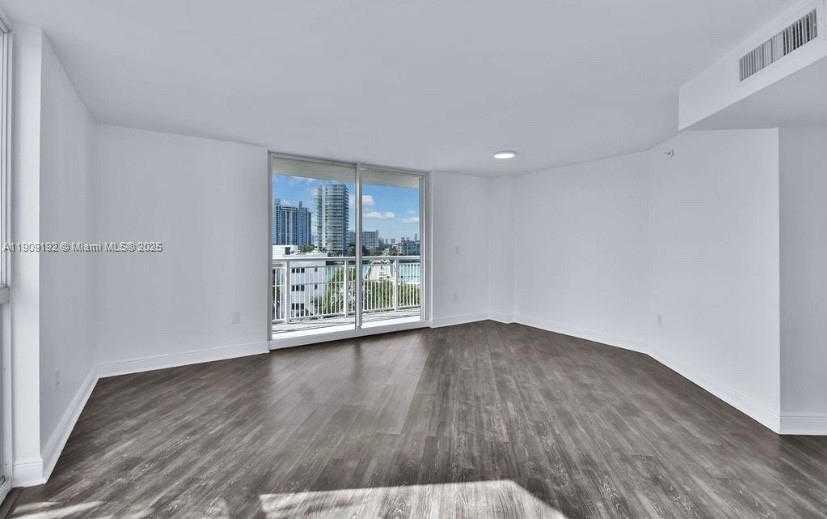 Small Image of 1688 WEST AVE #602, Miami Beach Number 9
