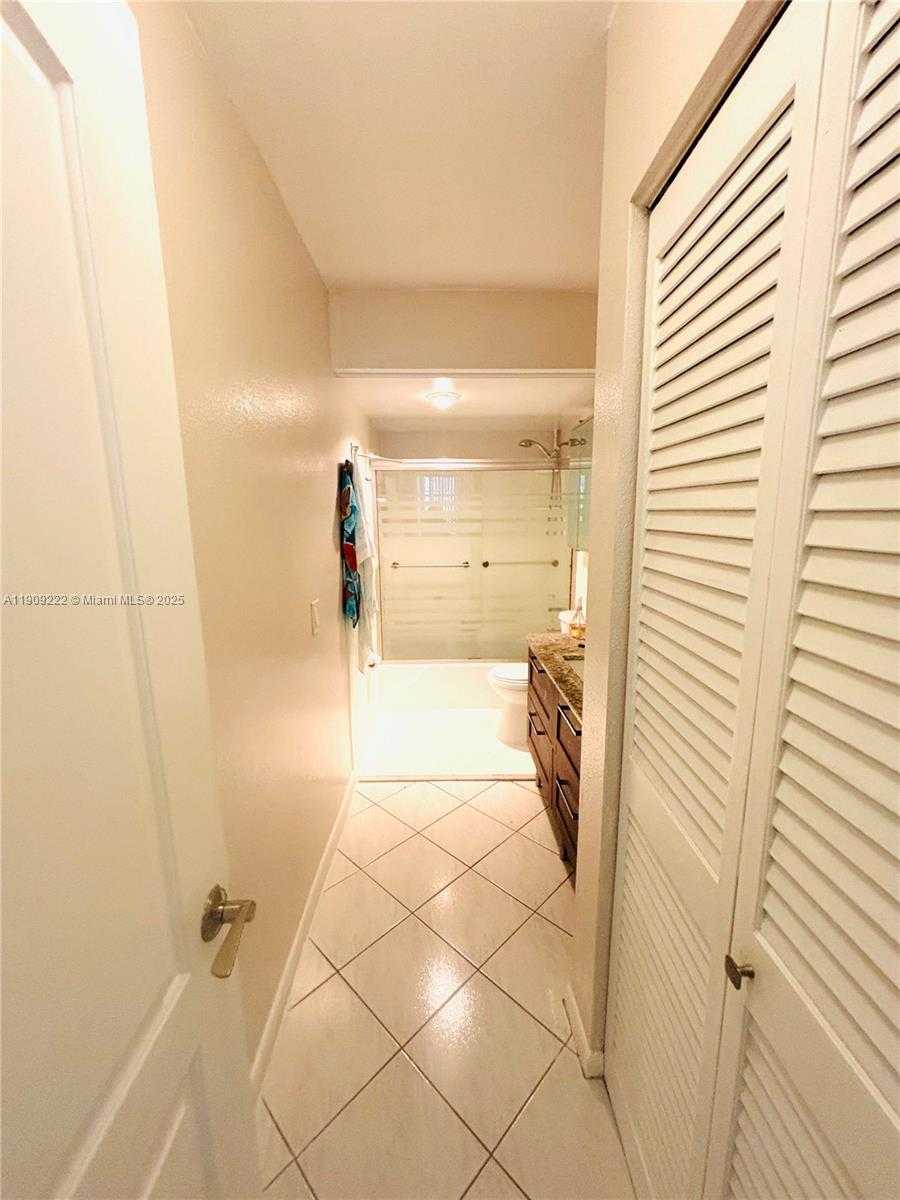 Small Image of 1817 SOUTH OCEAN DR #622, Hallandale Beach Number 15