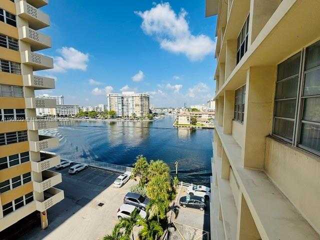 Small Image of 1817 SOUTH OCEAN DR #622, Hallandale Beach Number 2