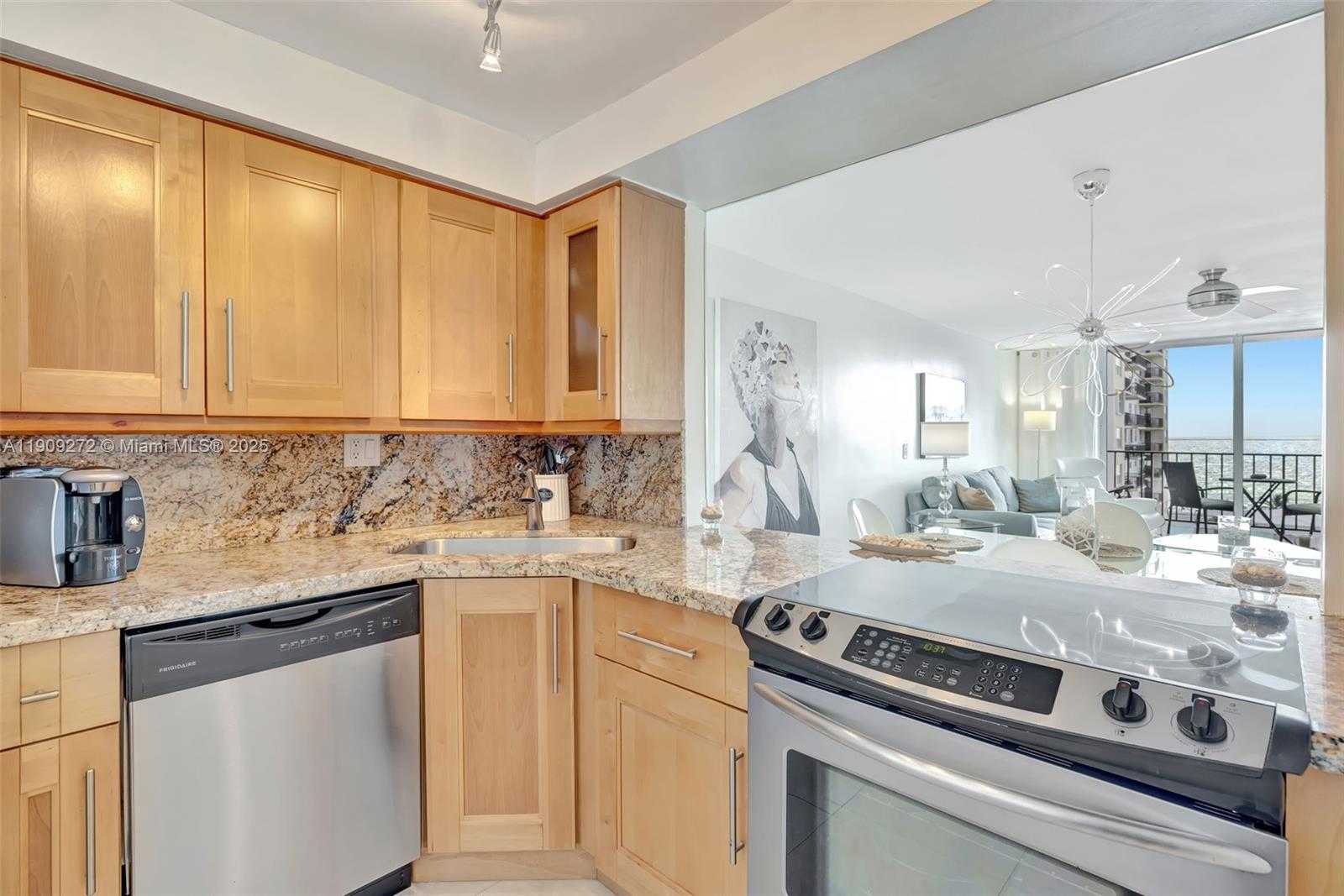 Small Image of 1400 SOUTH OCEAN DR #1001, Hollywood Number 3