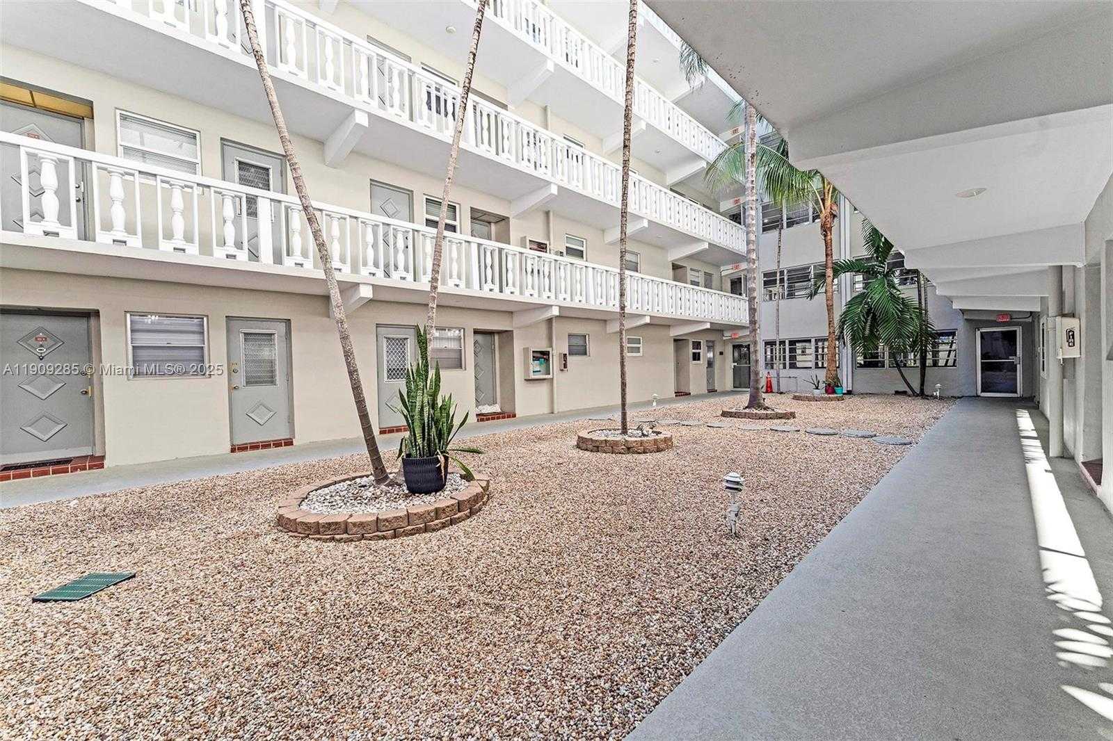 Small Image of 330 SOUTH EAST 2ND ST #103G, Hallandale Beach Number 29