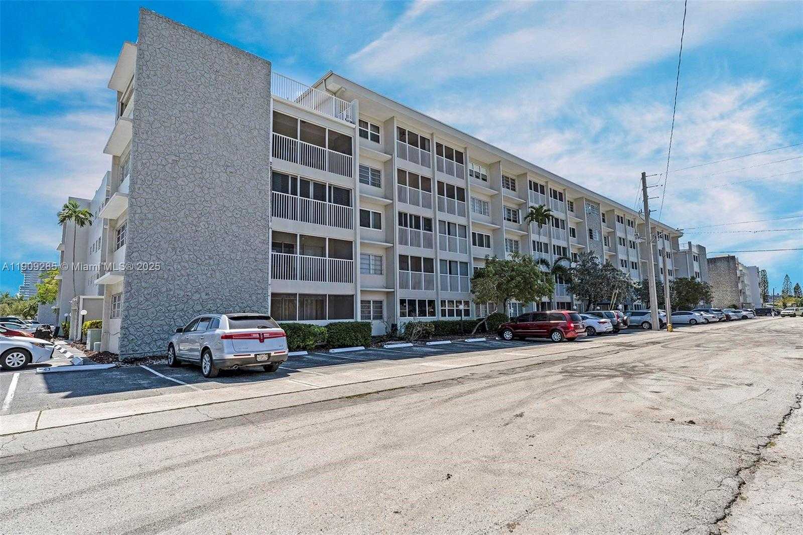 Small Image of 330 SOUTH EAST 2ND ST #103G, Hallandale Beach Number 30
