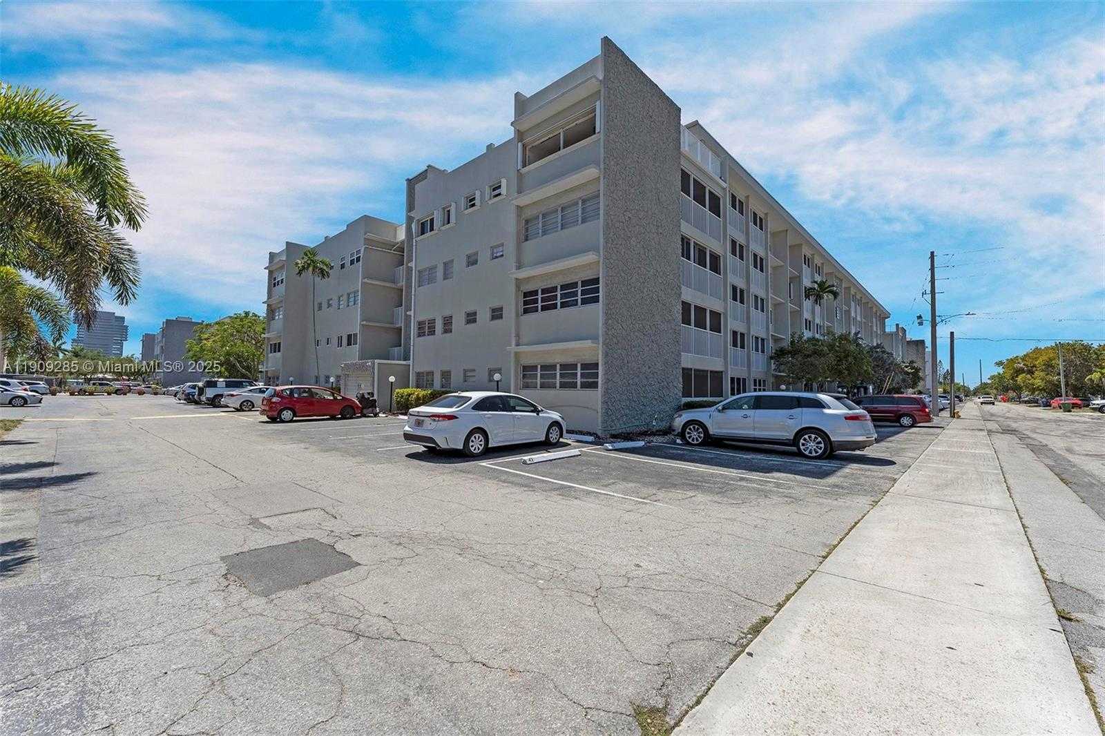 Small Image of 330 SOUTH EAST 2ND ST #103G, Hallandale Beach Number 31