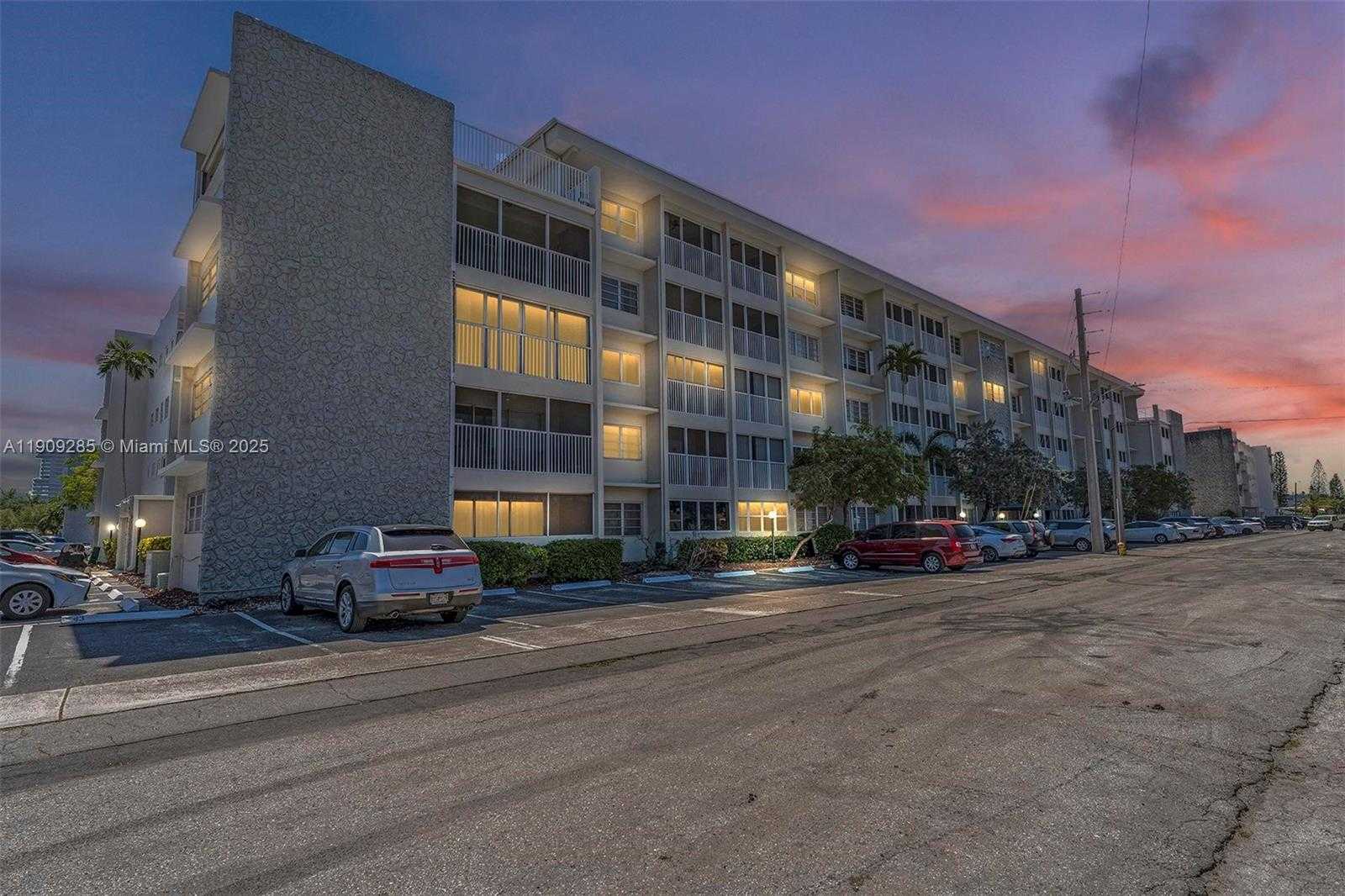 Small Image of 330 SOUTH EAST 2ND ST #103G, Hallandale Beach Number 37