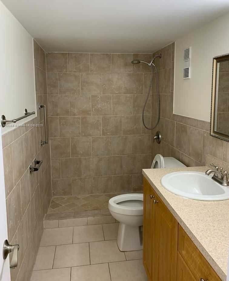 Small Image of 1555 WEST 44TH PL #234, Hialeah Number 23