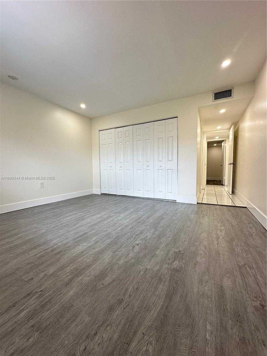 Small Image of 1555 WEST 44TH PL #234, Hialeah Number 30